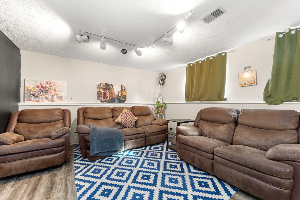 ROCKBOROUGH NORTH 3 - Residential