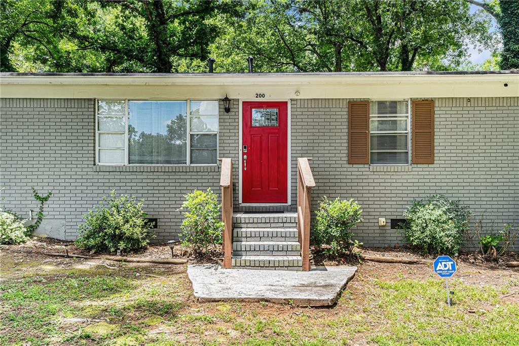 200 Robin Hood Lane