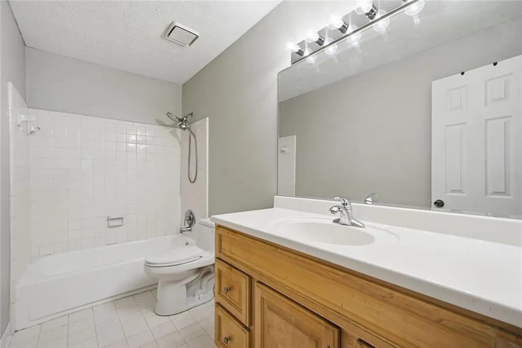 Atlanta, Georgia 30350, United States, 2 Bedrooms Bedrooms, ,2 BathroomsBathrooms,Residential,Active,254649