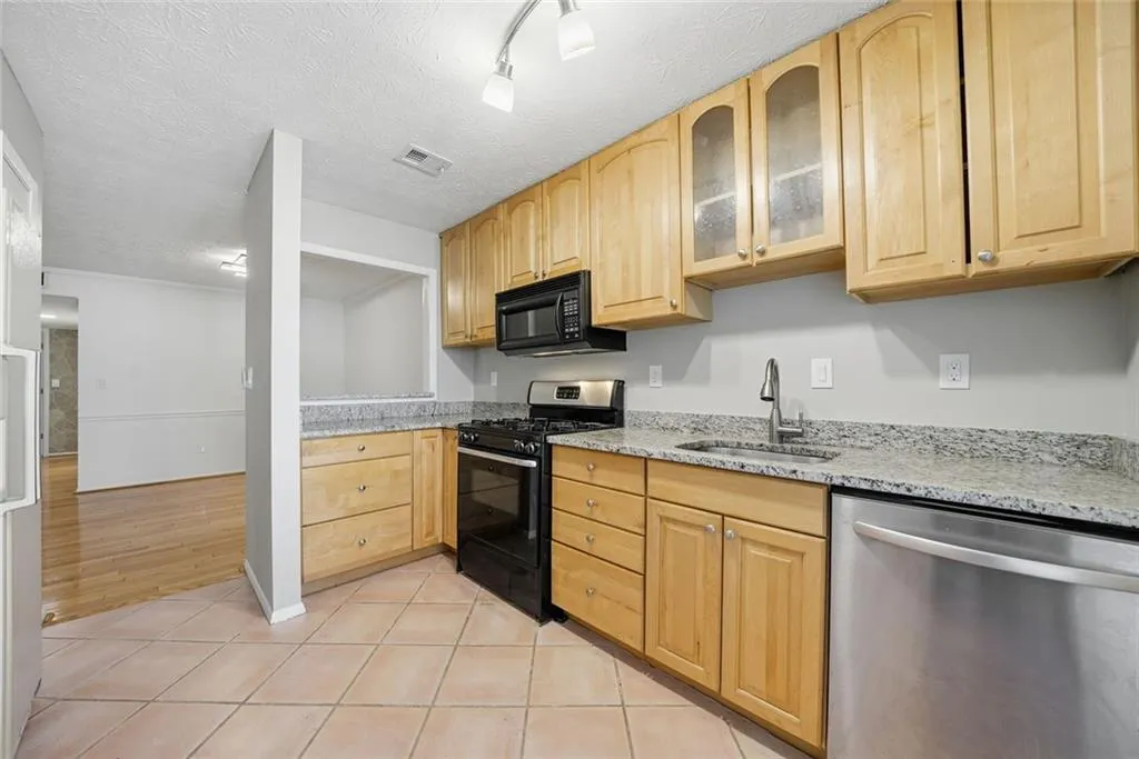 Atlanta, Georgia 30350, United States, 2 Bedrooms Bedrooms, ,2 BathroomsBathrooms,Residential,Active,254649