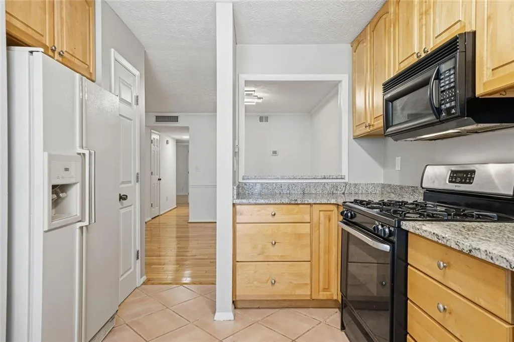 Atlanta, Georgia 30350, United States, 2 Bedrooms Bedrooms, ,2 BathroomsBathrooms,Residential,Active,254649