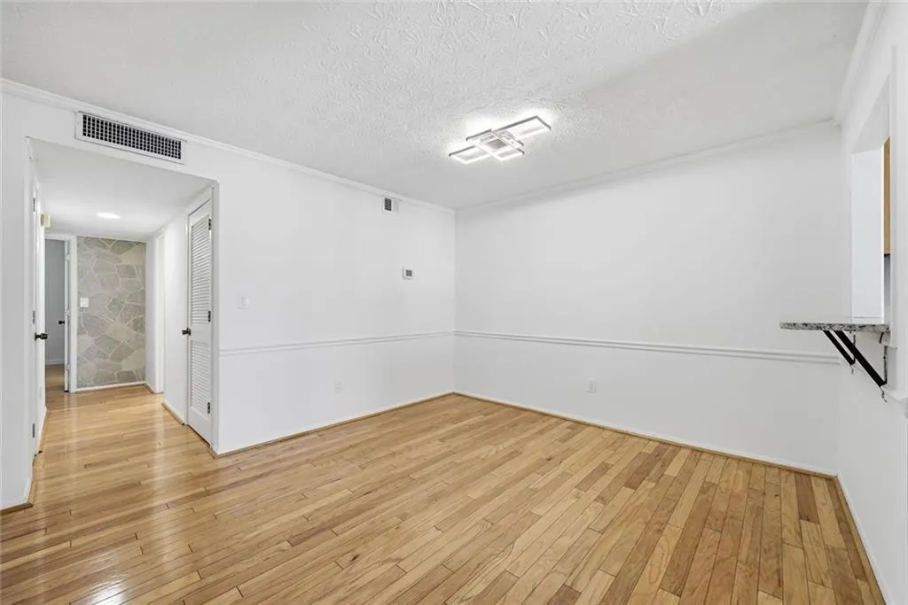 Atlanta, Georgia 30350, United States, 2 Bedrooms Bedrooms, ,2 BathroomsBathrooms,Residential,Active,254649