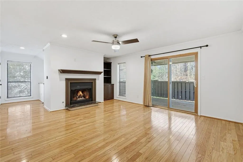 Atlanta, Georgia 30350, United States, 2 Bedrooms Bedrooms, ,2 BathroomsBathrooms,Residential,Active,254649