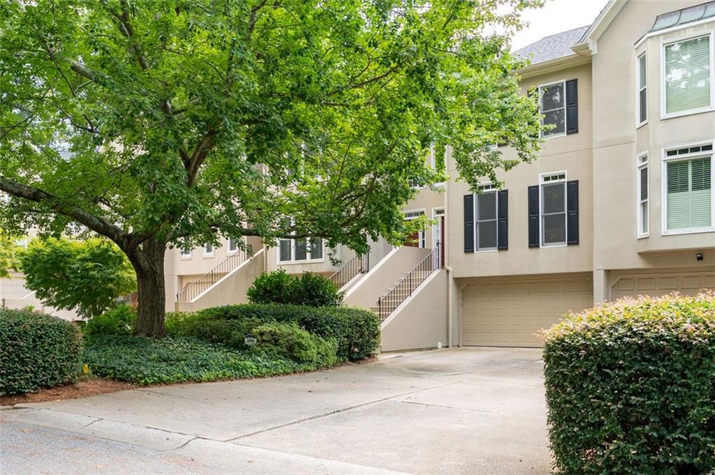 2515 Oak Quarters SE