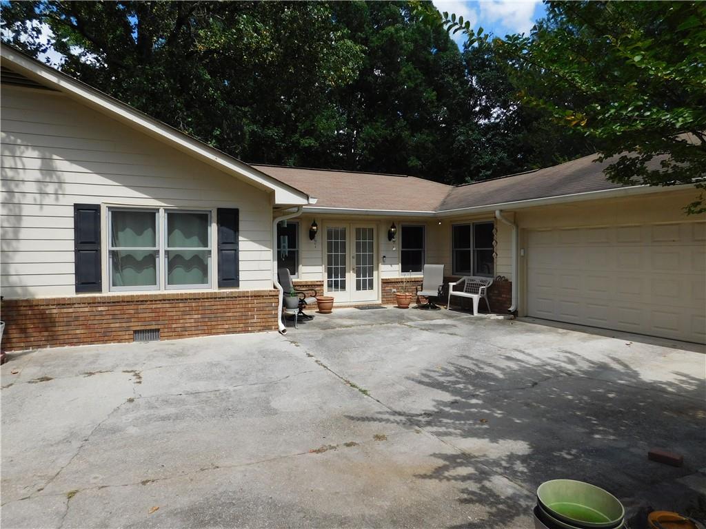 2194 Meadow Drive