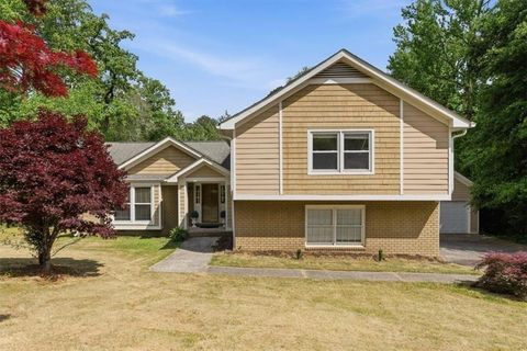Homes For Sale - 2178 Carlyle Drive<br/> Marietta, GA 30062