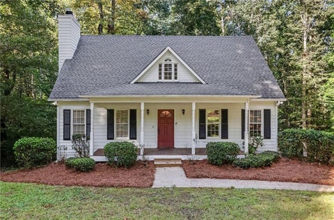 Homes For Sale - 5960 Bridle Drive<br/> Cumming, GA 30028