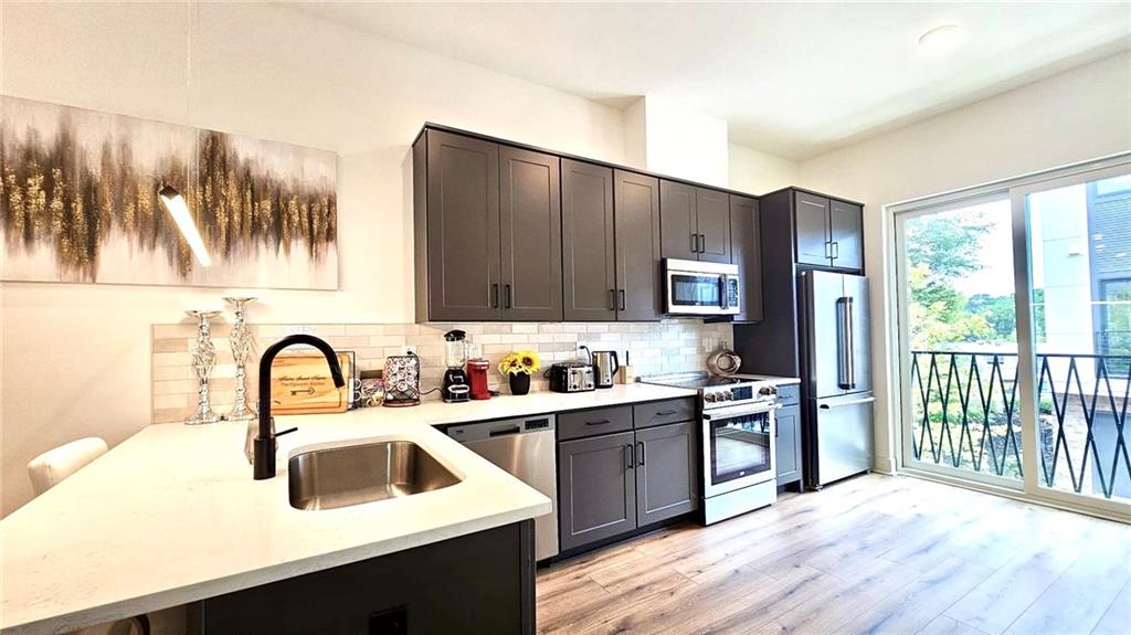 2199 Lenox Road NE 17