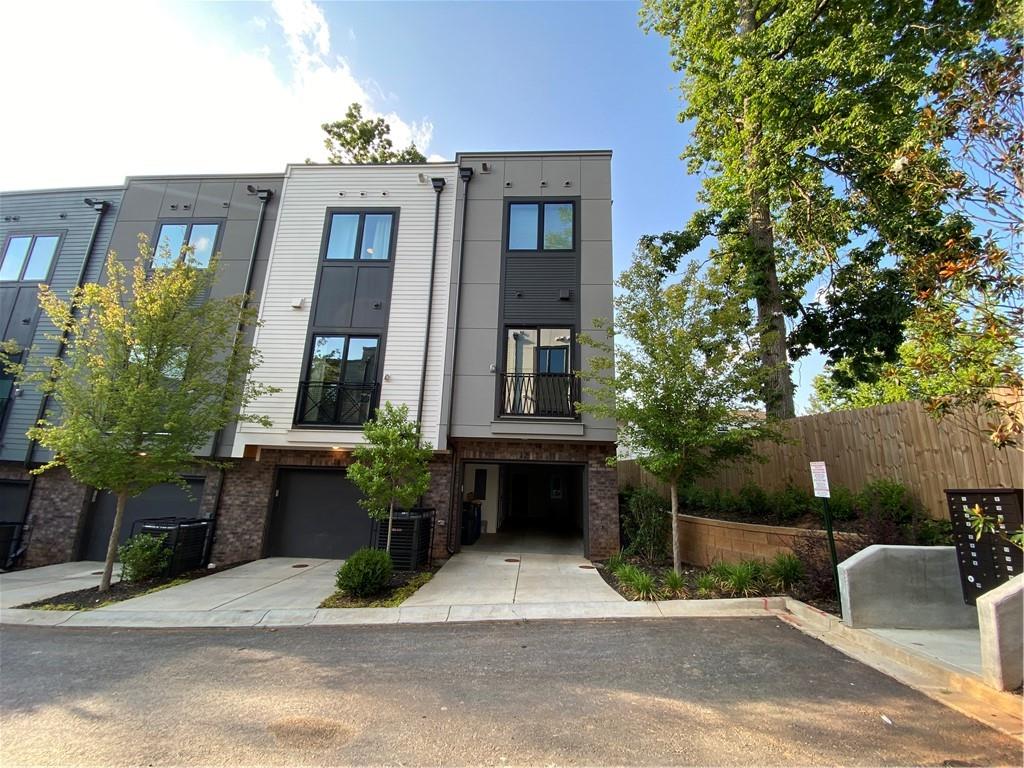 2199 Lenox Road NE 17