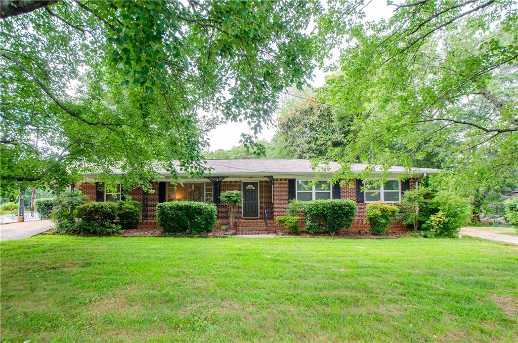 Welcome to 5122 Lavista Road, a spacious and inviting 3-bedroom, 2-bath single-family home nestled in the heart of Tucker! This beautifully maintained home features hardwood floors throughout, an updated kitchen with stainless steel appliances, granite countertops, and a breakfast nook that overlooks the large, backyard—perfect play or outdoor entertaining. The home offers a comfortable layout with generously sized bedrooms and plenty of natural light throughout.
The home is being rented fully furnished.
Location, Location, Location!
This property is ideally located just minutes from downtown Tucker, where you'll find a mix of local dining, boutique shopping, and family-friendly events throughout the year. Enjoy easy access to I-285 and US-78 for a quick commute to Atlanta or Decatur. Nature lovers will appreciate being close to Henderson Park, with walking trails, tennis courts, and a lake, as well as the popular Tucker Nature Preserve. Northlake Mall, schools, and grocery stores are all nearby, making everyday living easy and convenient.