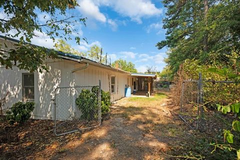 A home in Adairsville