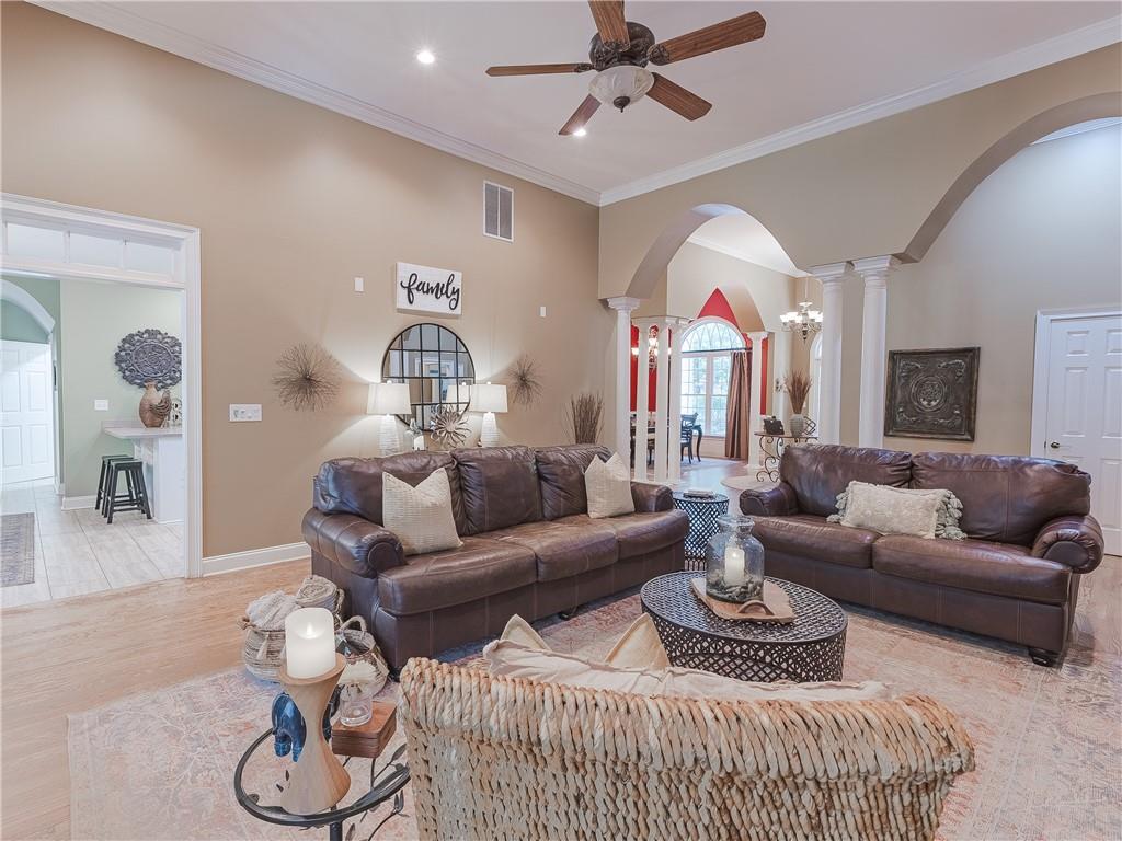 3905 Oak Hill Road
