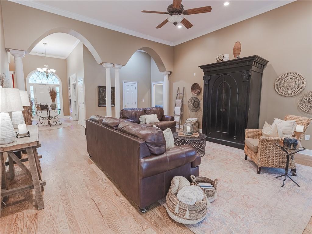 3905 Oak Hill Road