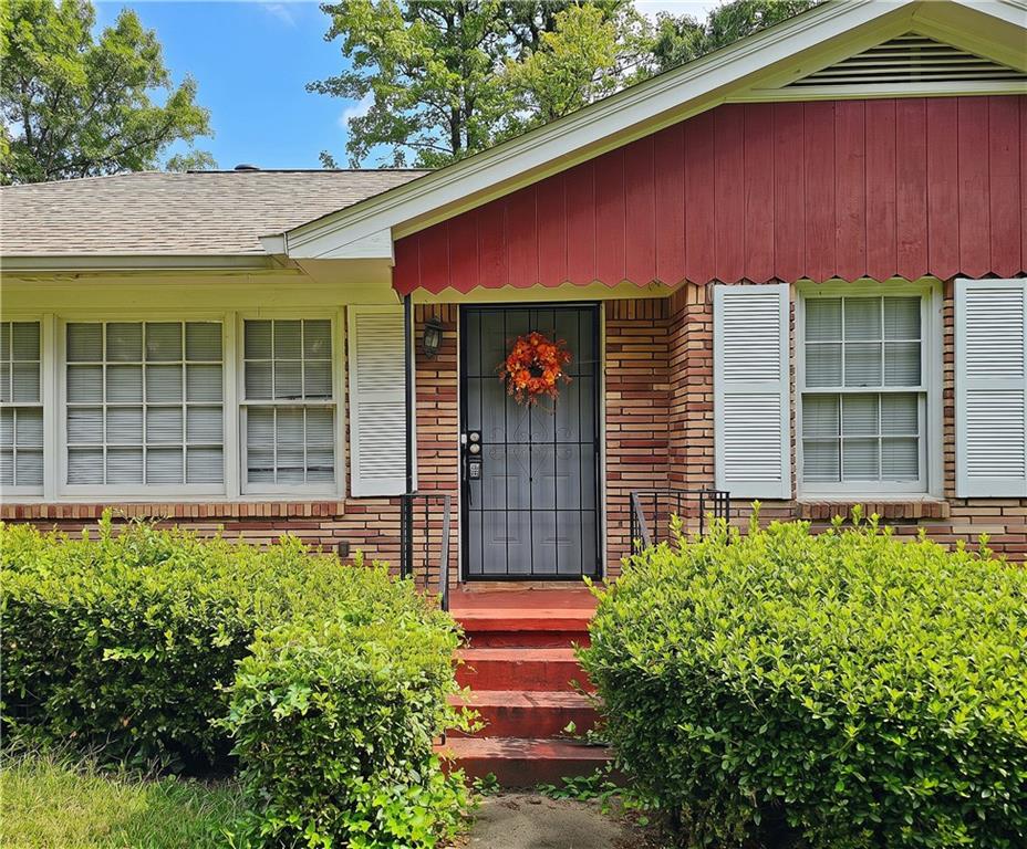 1940 Windsor Drive SW