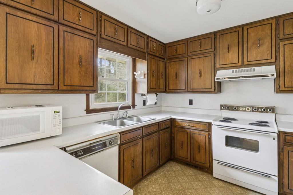 Photo of 533 Avalon Drive, Fayetteville, GA 30214 (MLS # 7704611)