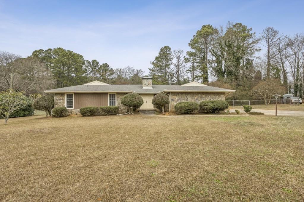 Photo of 533 Avalon Drive, Fayetteville, GA 30214 (MLS # 7704611)