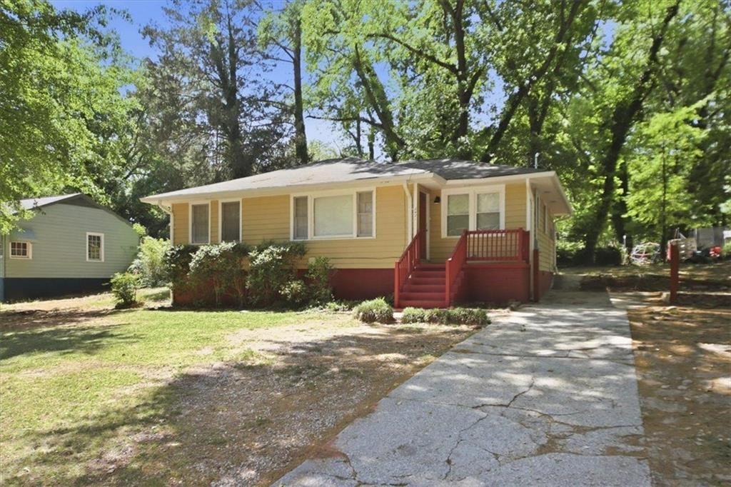 2421 Spring Garden Drive SW