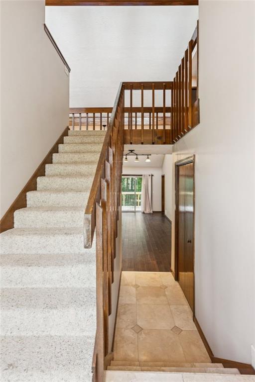 1616 Maple Ridge Drive