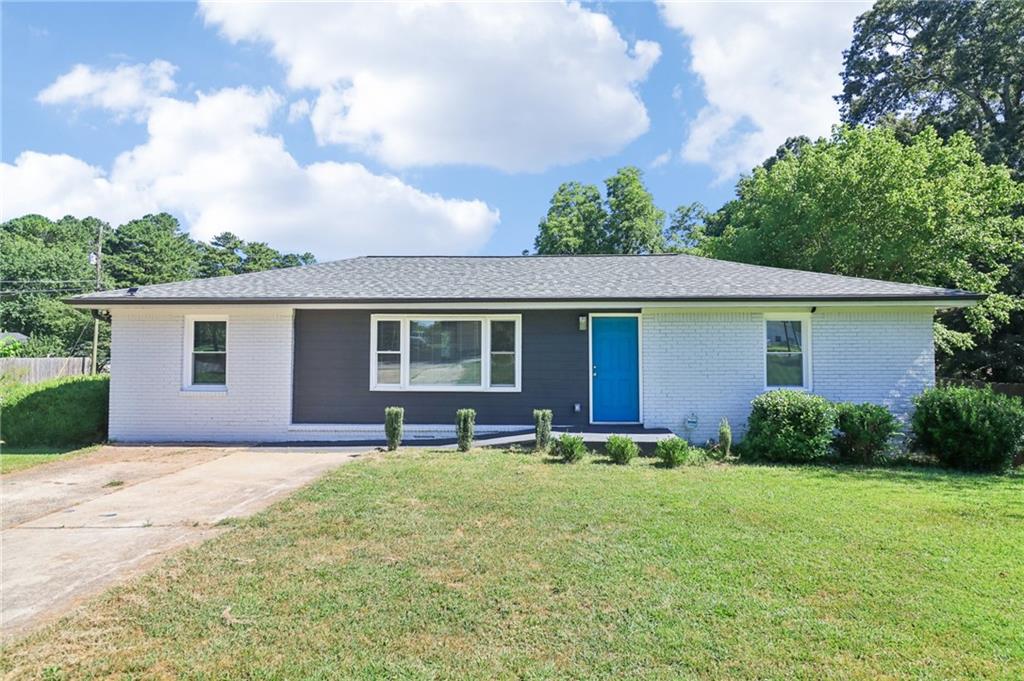Welcome to this fully updated 3-bed, 2-bath brick ranch nestled in the heart of Mableton. With 1,248 sq ft of bright, airy living, this home showcases gleaming hardwood floors, fresh paint, recessed lighting, built-in bookshelves, and wardrobe storage for seamless organization. The upgraded kitchen features crisp white cabinets, granite counters, designer tile backsplash, and stainless-steel appliances, perfect for both everyday living and entertaining.
The oversized primary suite on the main level offers a peaceful retreat, thoughtfully separated from the secondary bedrooms. Modern baths sparkle, while the side porch overlooks a large, fenced backyard, ideal for weekend gatherings and gardening.
Minutes from Mable House Amphitheatre’s events, just over a mile from the Silver Comet Trail, and close to dining, grocery, and entertainment, this home blends suburban charm with community convenience. Move-in ready and ready for its next story. Don’t miss this Mableton gem!