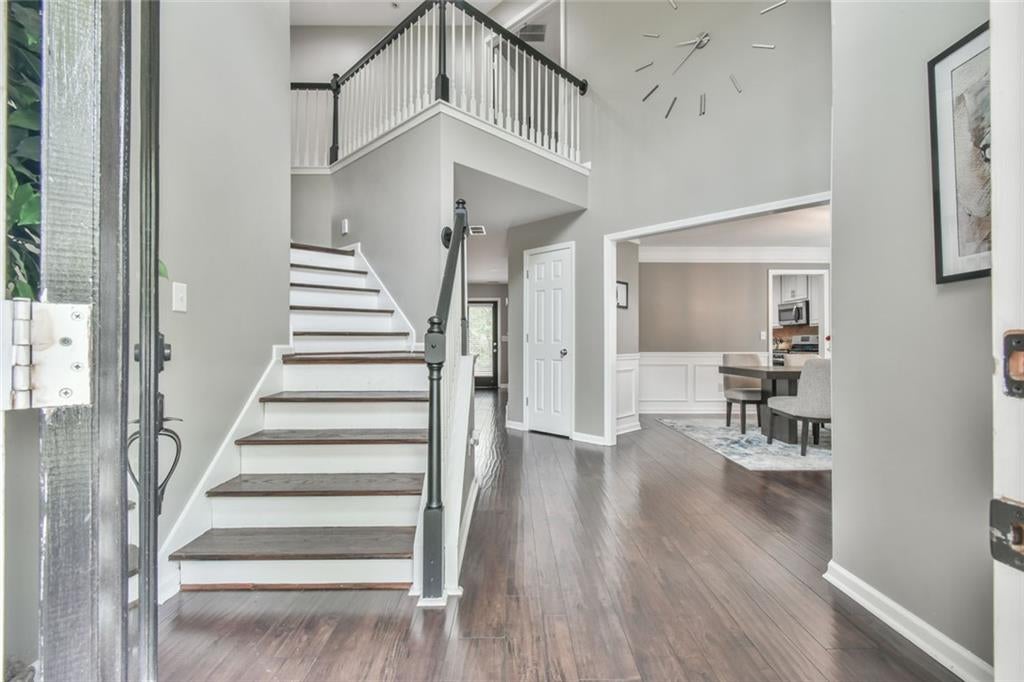 987 Park Hollow Way