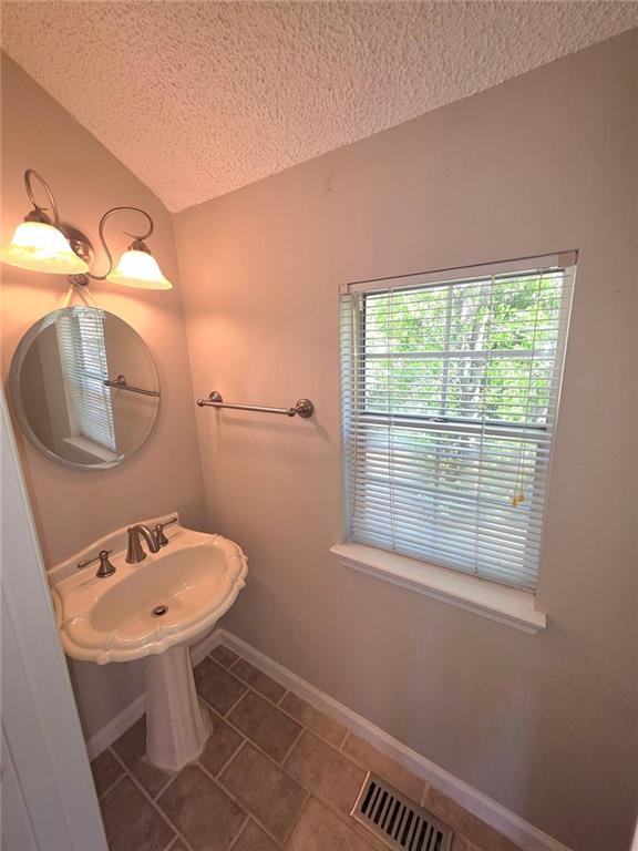 2270 Goodwood Boulevard, Smyrna, Georgia image 18