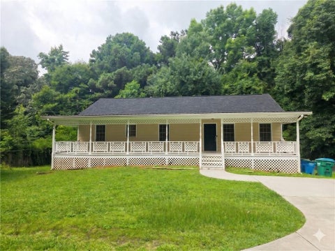 Homes For Sale - 1597 Holly Brook Road<br/> Snellville, GA 30078