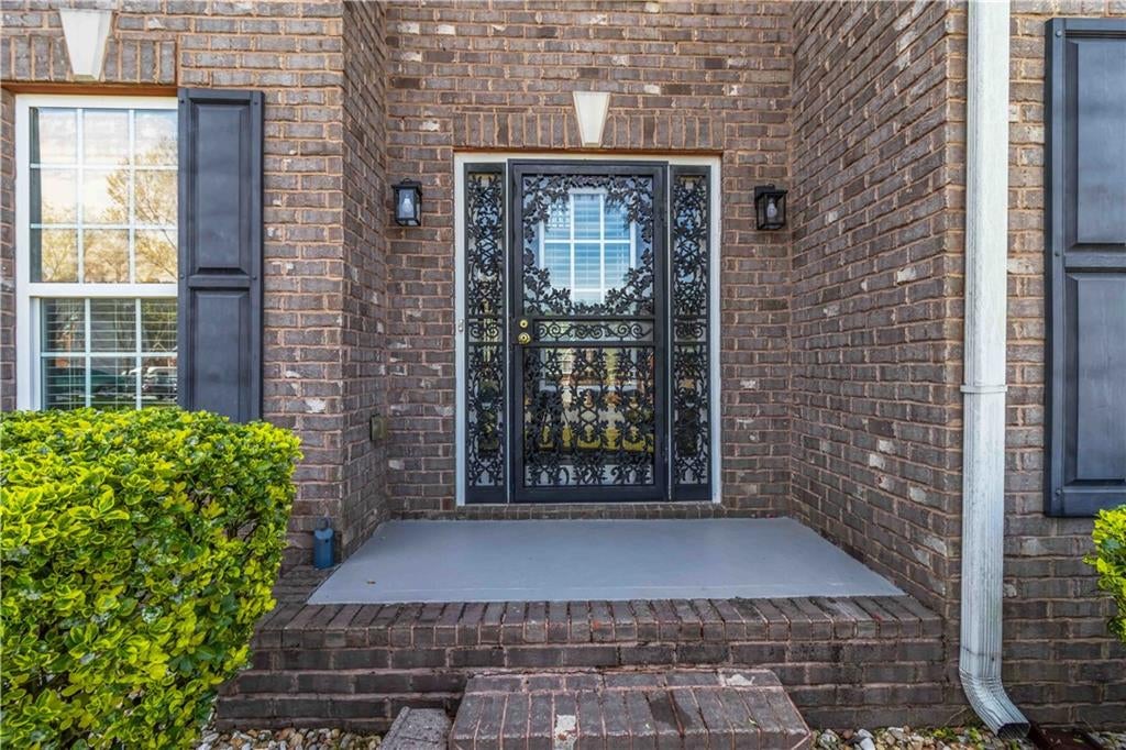 10224 Hemlock Way