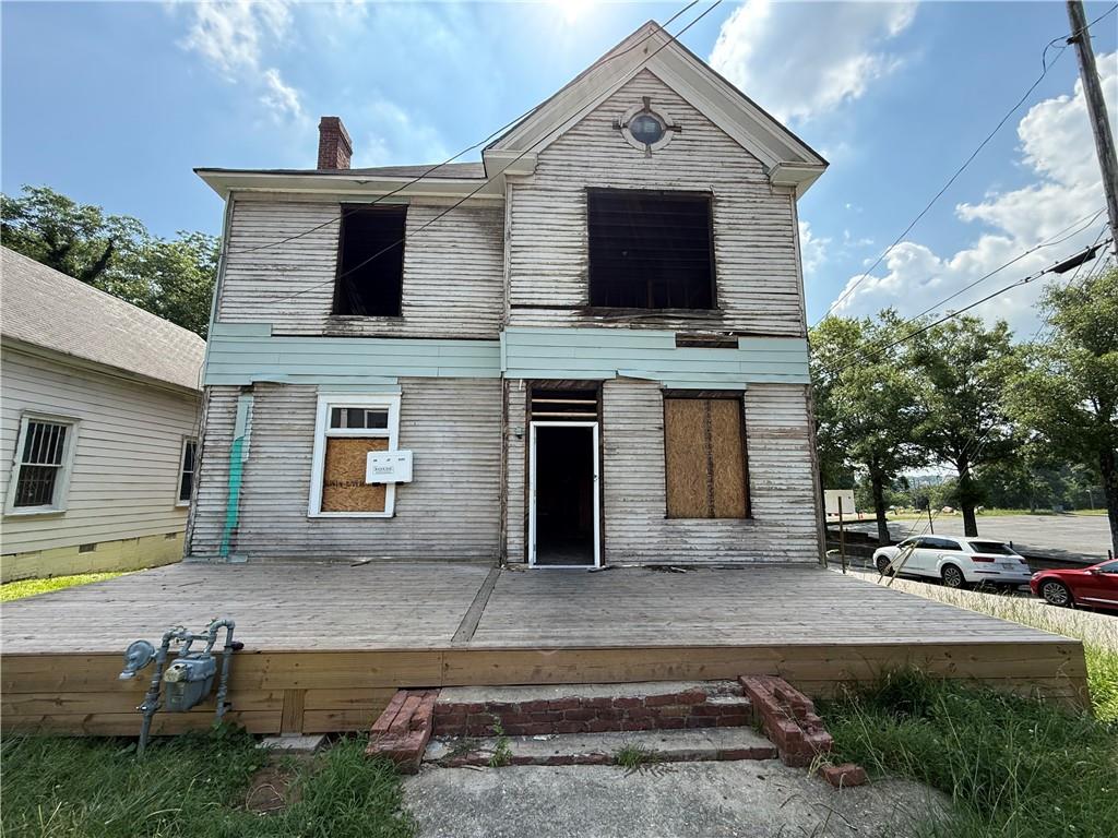 698 Pryor Street