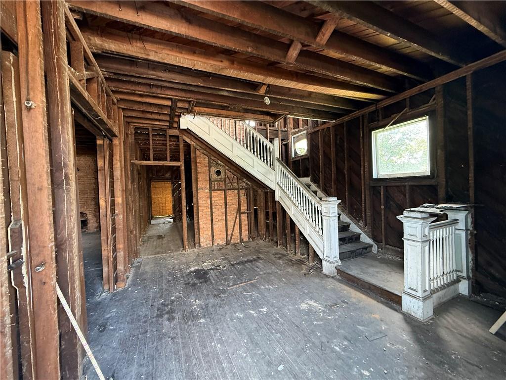 698 Pryor Street