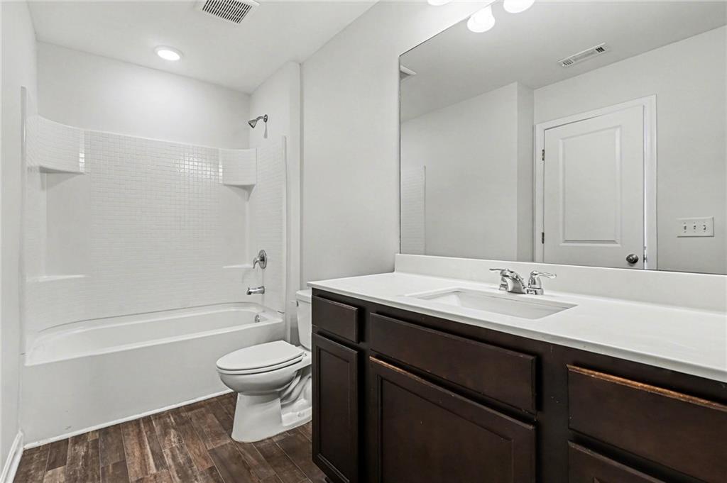 2332 Mckenna Square Drive