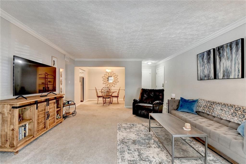 5149 Roswell Road 7