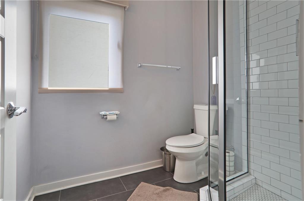 472 Martin Street SE 6