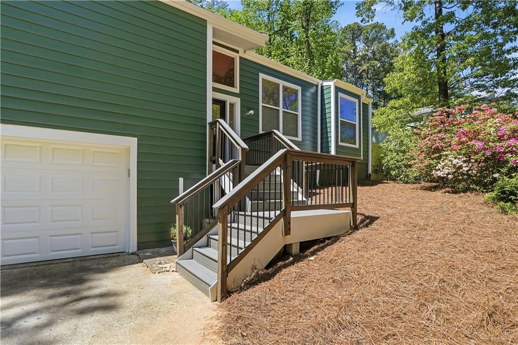 2530 Kingsley Drive NE