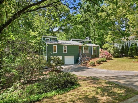 Photo of 2530 Kingsley Drive NE, Marietta, GA 30062 (MLS # 7755483)