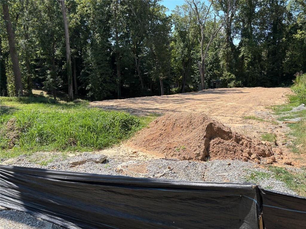 390 Woodlawn Avenue NW