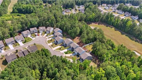 A home in Fairburn