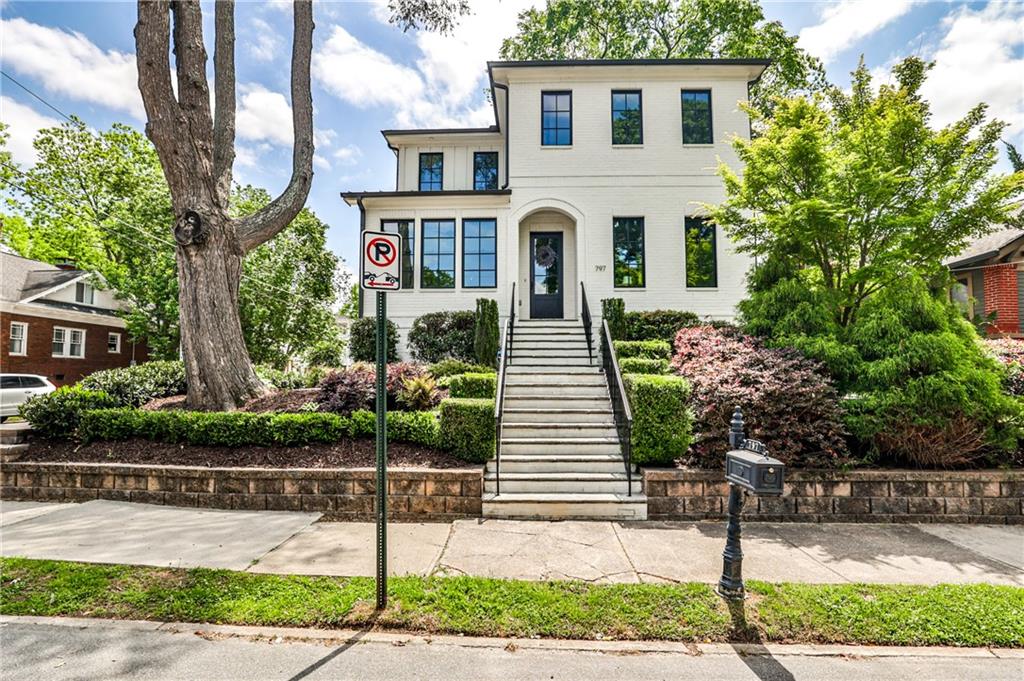 797 Greenwood Avenue NE