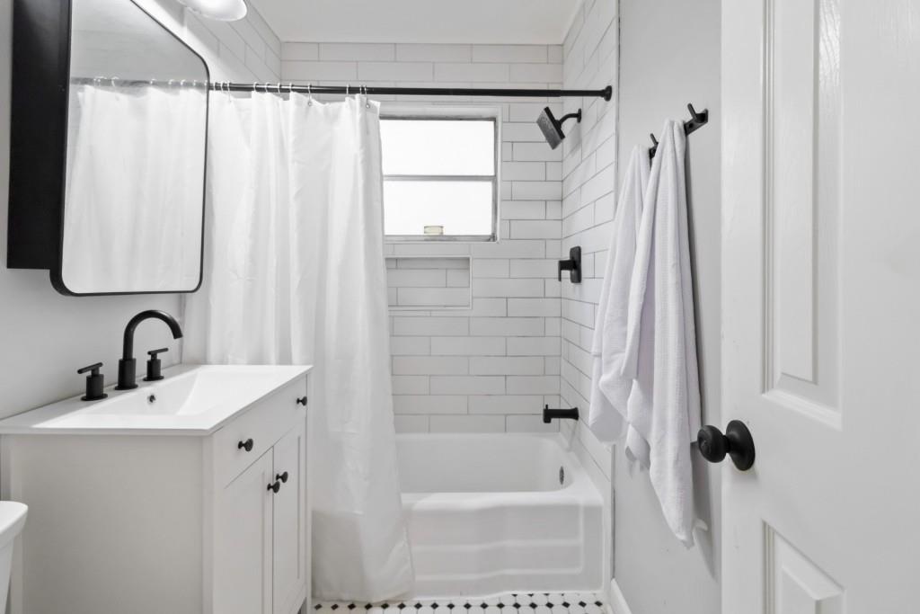 816 Piedmont Avenue NE 1