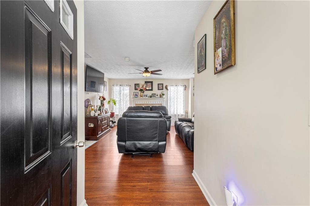 1729 Brandi Lane