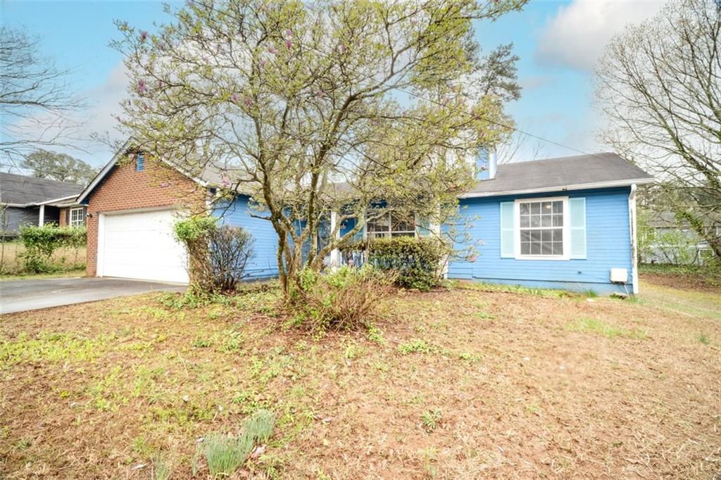 2410 DEEP SHOALS Circle