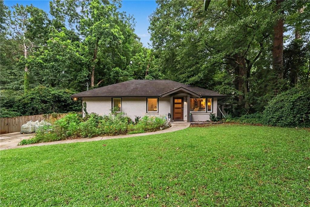 2041 E Lilac Lane