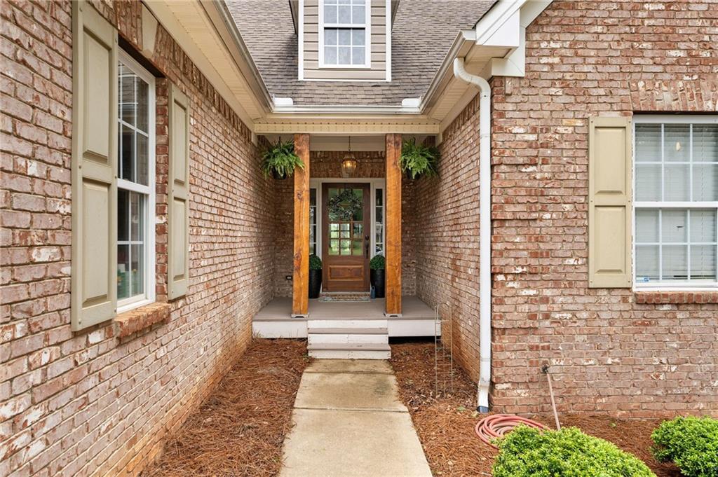 12 Grapevine Way NE