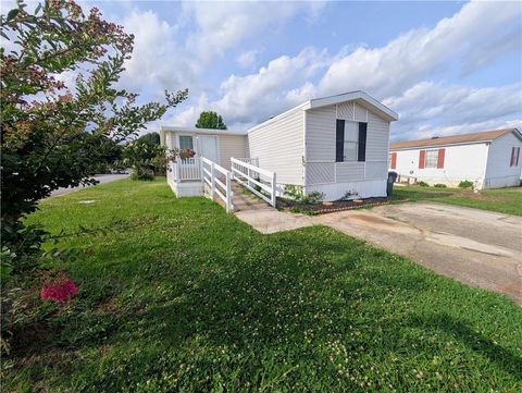 Homes For Sale - 119 Seabreeze Drive<br/> Hampton, GA 30028