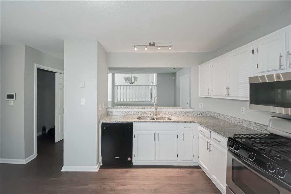 Village Regency Park - Residential