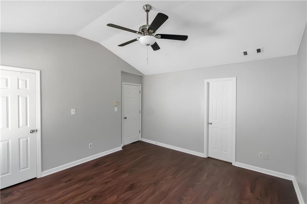 Village Regency Park - Residential