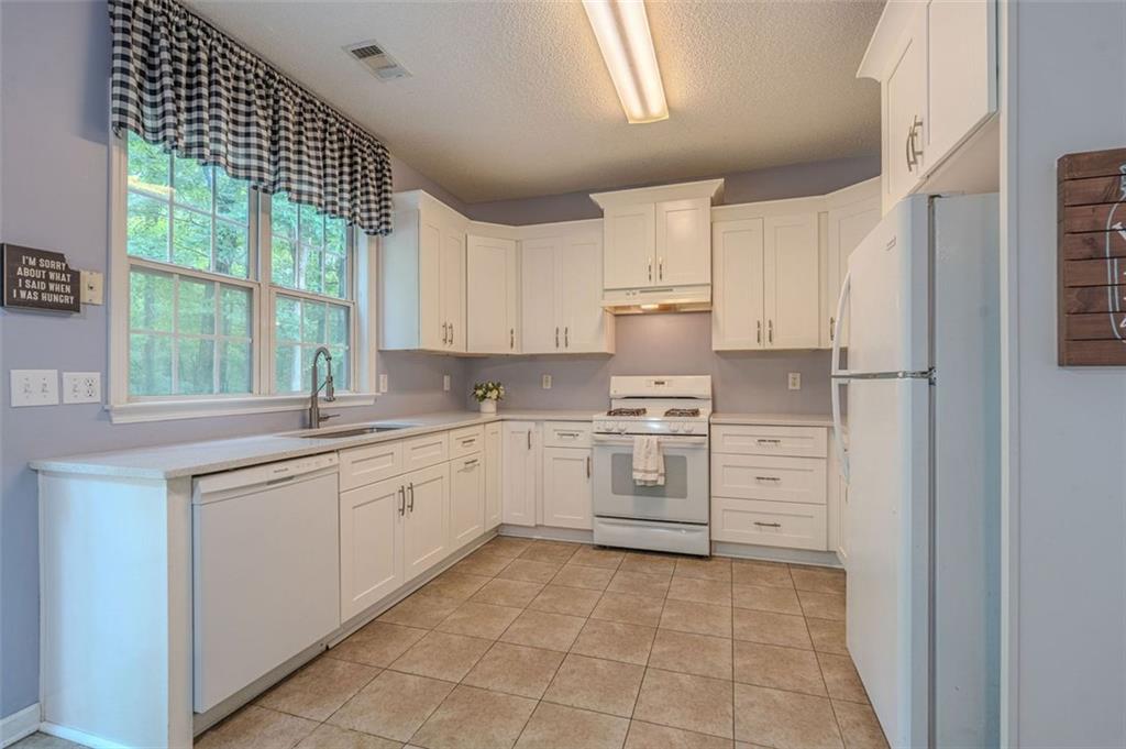 2022 Maple Ridge Drive, Acworth, Georgia image 27