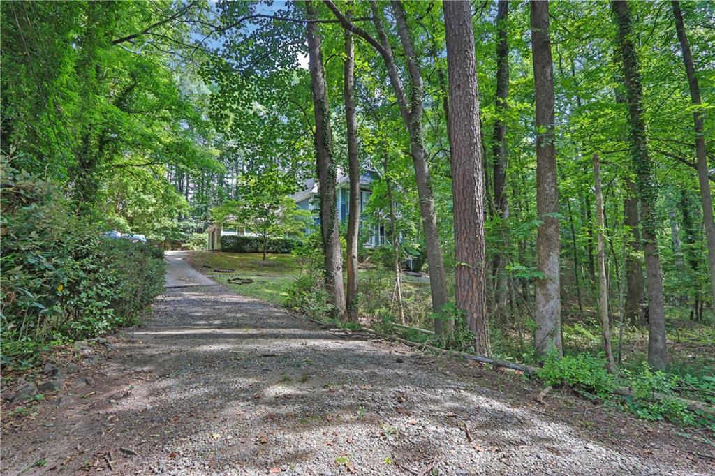 635 James Lee Drive NW
