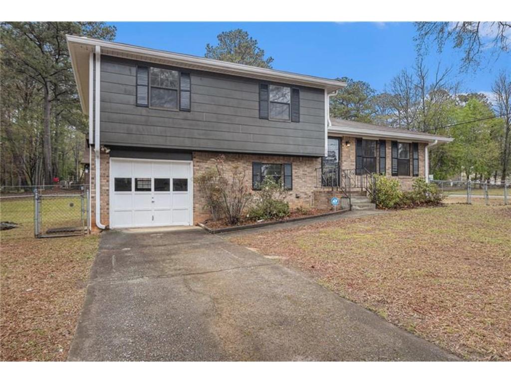 Fully Renovated Beauty with New Roof – Move-In Ready | Sold As-Is | Motivated Seller!
Welcome to 175 Slicky Rock Ct, Riverdale, GA 30274—a beautifully updated 3-bedroom, 2-bathroom home with all the right upgrades and a motivated seller ready to make a deal!
This move-in-ready gem features a brand-new roof installed 7/25 with warranty, new flooring throughout, fresh interior and exterior paint, and brand-new stainless-steel appliances in a bright, functional kitchen. Spacious bedrooms, refreshed bathrooms, and a private, level yard make this home ideal for comfortable living or investment. Located in a quiet, established neighborhood close to schools, shopping, and major highways, this home offers both value and convenience.