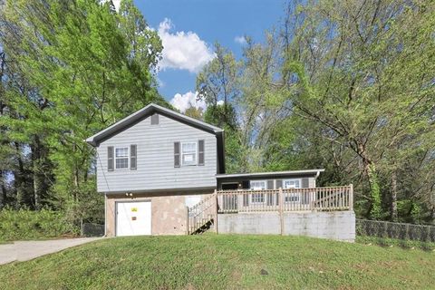 A home in Ellenwood