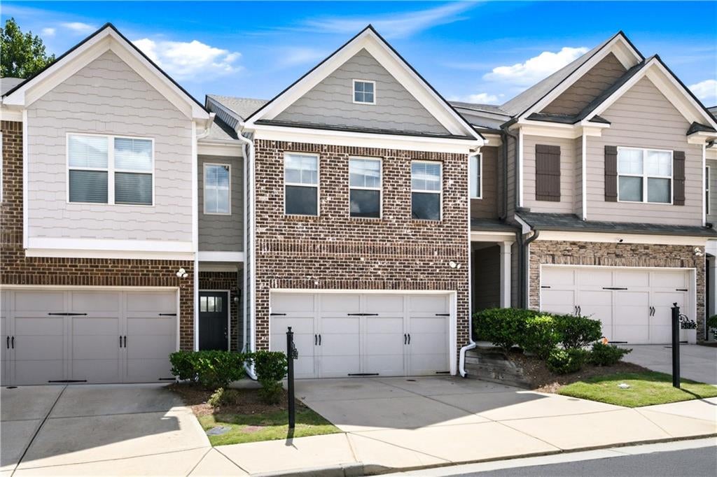 5825 Radford Loop